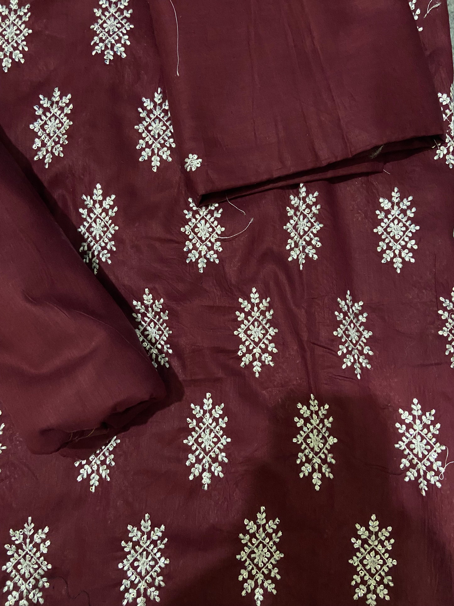 LAWN EMBROIDERED 2 PIECE ARTICLE