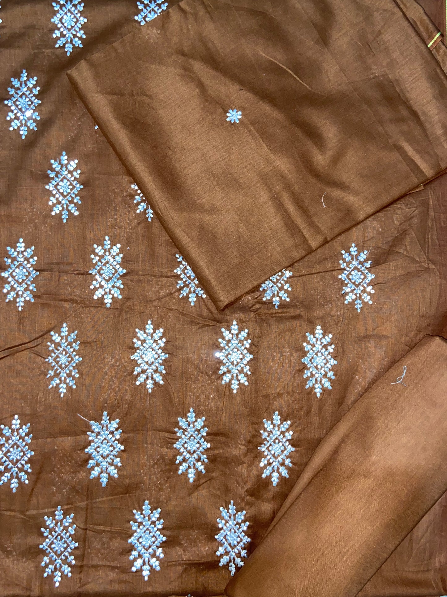 LAWN EMBROIDERED 2 PIECE ARTICLE